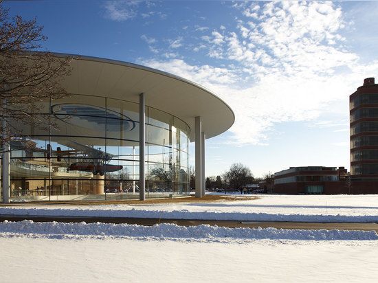 Fortaleza Hall, conçu par adoptif + des associés en 2010, est également une partie du campus de Sc Johnson dans Racine