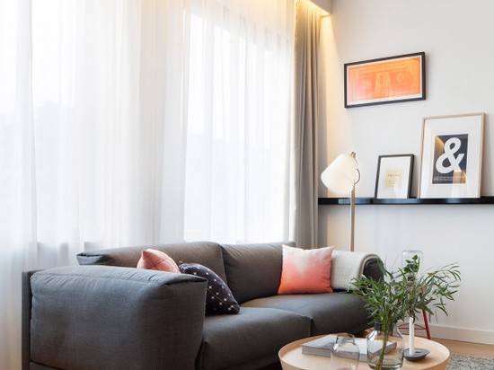 4 petits appartements de studio impressionnants avec les lits tracés