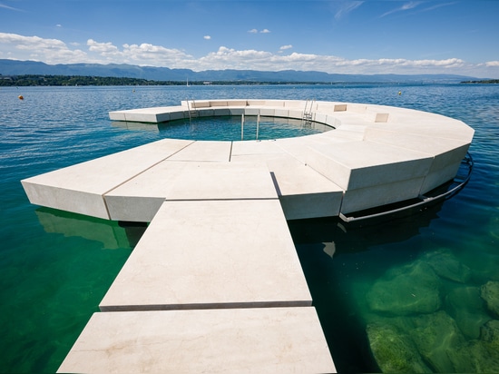 plate-forme d'eau en marbre