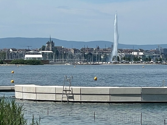 plate-forme d'eau en marbre