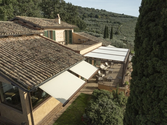 La maison de campagne La Quercetta à Foligno élève le design et la fonctionnalité grâce aux solutions KE