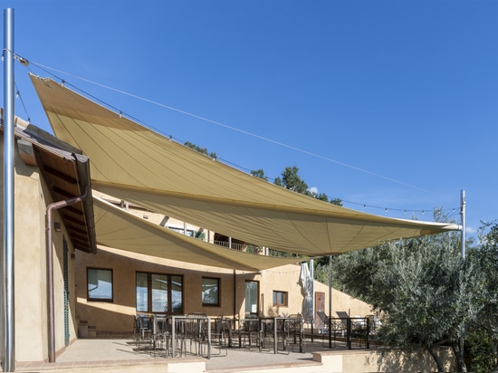 La maison de campagne La Quercetta à Foligno élève le design et la fonctionnalité grâce aux solutions KE