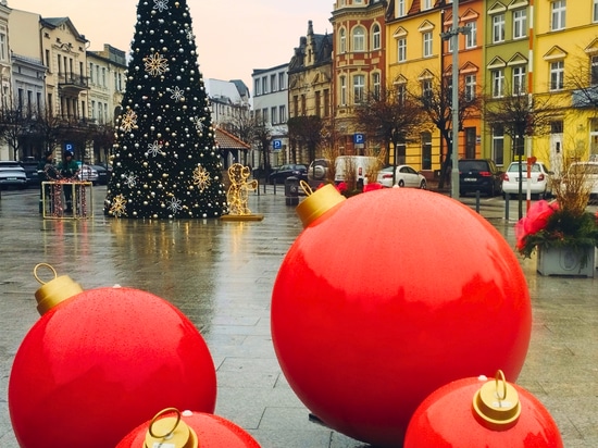 Boules de Noël en fibre de verre XXL - Une touche festive pour les espaces publics