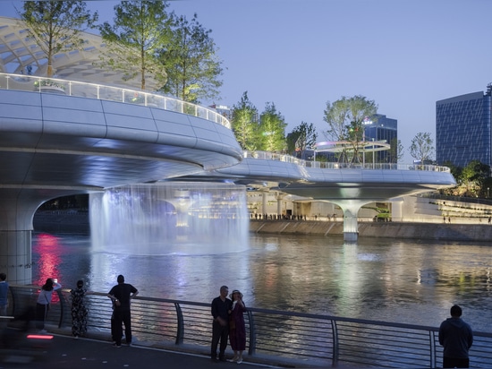 Pont piétonnier Jiaozi de Chengdu / Institut de recherche et de conception architecturale du sud-ouest de la Chine