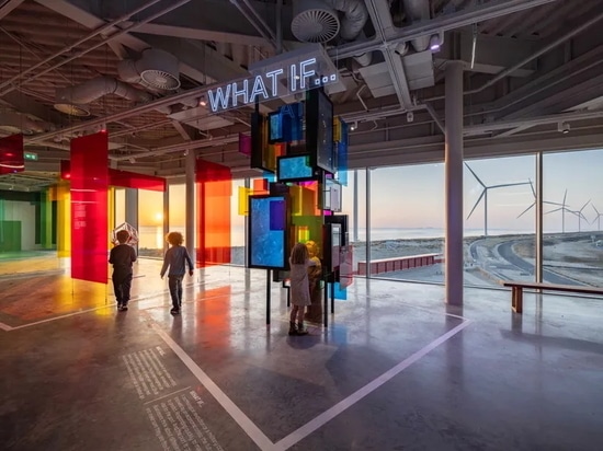 Portlantis est un nouveau centre d'accueil pour les visiteurs de Rotterdam qui leur permet de renouer avec son riche esprit maritime