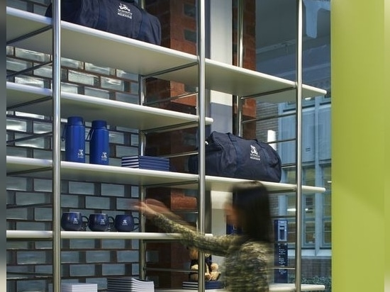 Magasin de marchandises de l'UoM par Sibling Architecture