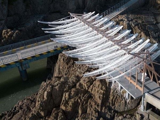 Un pavillon cinétique en bord de mer redonne vie à une île chinoise