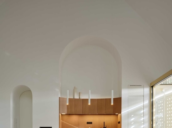 Une maison inspirée par l'idée d'une chapelle