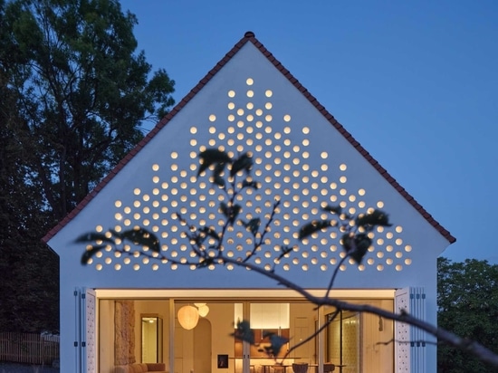 Une maison inspirée par l'idée d'une chapelle