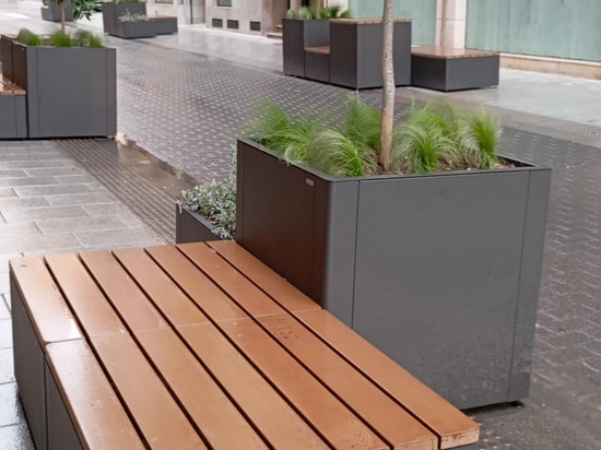 Banc et Jardinière Osaka à Elda : une solution pensée pour les personnes