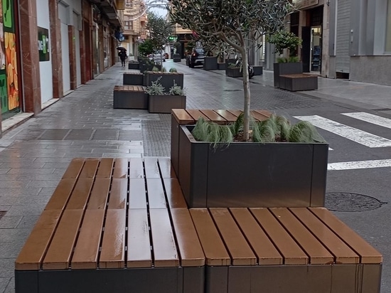 Banc et Jardinière Osaka à Elda : une solution pensée pour les personnes