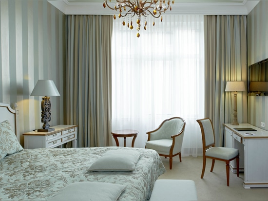 Hospitalité sur mesure : l'élégance artisanale pour les hôtels de prestige
