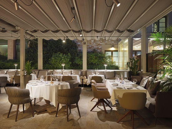 Kedry Prime de KE crée un nouvel espace commun ombragé pour l’hôtel Hyatt Centric Murano Venice à Murano