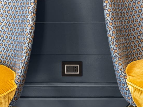 L'hôtel Nemi de Milan dispose d'un système électrique élégant avec des solutions AVE