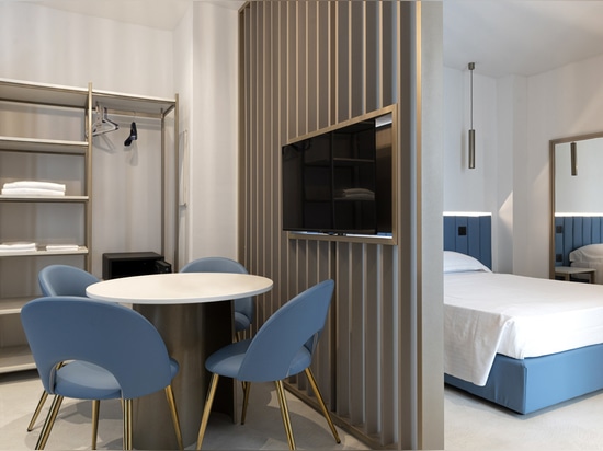 Technologie et design AVE pour une expérience d'accueil intelligente dans un hôtel italien
