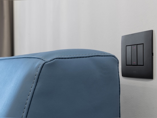 Technologie et design AVE pour une expérience d'accueil intelligente dans un hôtel italien