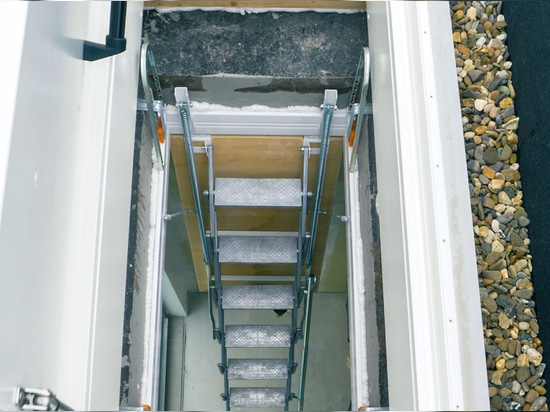 Trappes TopAccess avec escalier escamotable chez « De Gebroeders » à Eindhoven (NL)