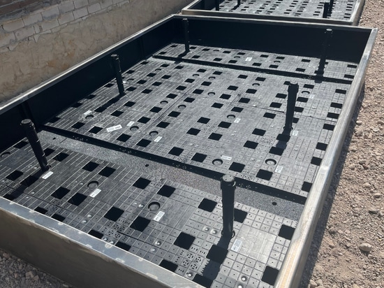 Boxmeer - Place de l'hôtel de ville avec 8,3 m³ d'eau stockée dans les jardinières