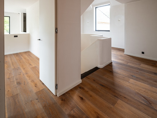 Parquet en chêne recyclé de Dennebos Flooring en couleur R.08