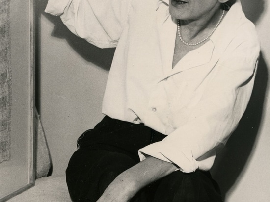 Anni Albers, Photographed by the New Haven Evening Register. Image courtesy of the Josef & Anni Albers Foundation