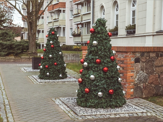 Couvertures de sapin de Noël : une idée géniale pour les tours de fleurs en hiver