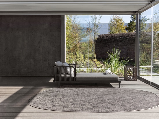 Découvrez les tapis 2TEC2 pour vos espaces intérieurs et extérieurs