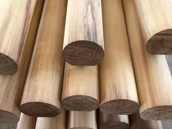 Fourniture de 500 Poutres Rondes en Bois Massif pour un Hôtel de Luxe en Arabie Saoudite