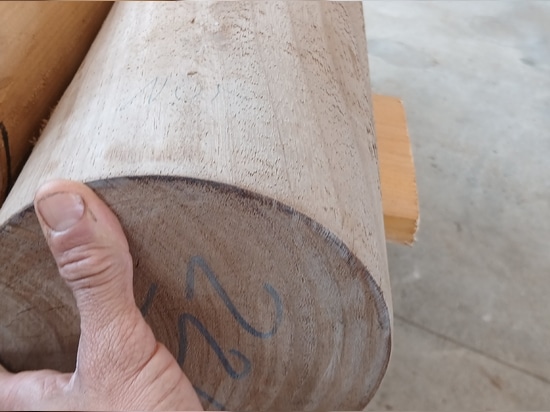 Fourniture de 500 Poutres Rondes en Bois Massif pour un Hôtel de Luxe en Arabie Saoudite