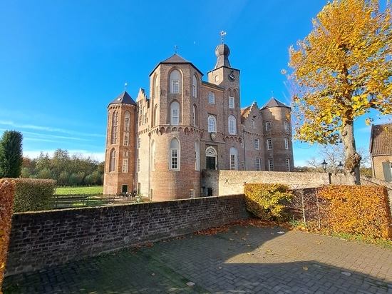 L'ensemble du château est équipé d'un parquet en bois Dennebos