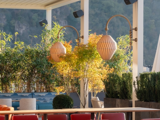 KE réalise le rooftop d’excellence du nouveau Falkensteiner WaltherPark à Bolzano : une oasis de design et de confort avec une vue unique sur les Dolomites