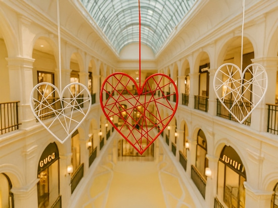 Décorations de la Saint-Valentin dans les espaces publics