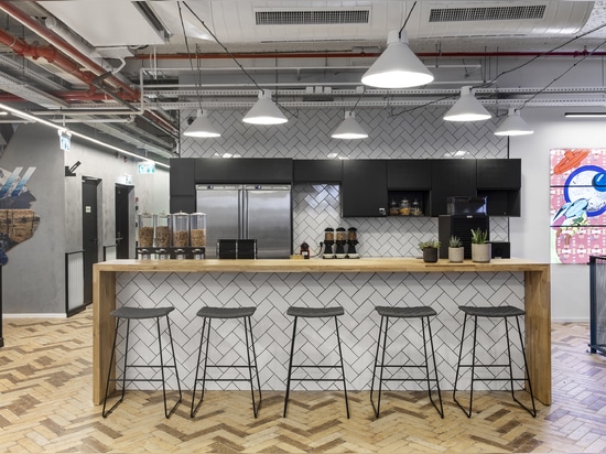 Solutions hybrides pour les cuisines de bureau : Intégration d'IDM ACD50 et de Multi-X chez Varonis
