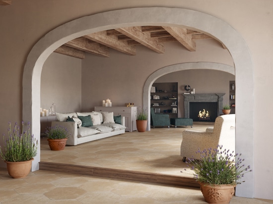 Décorer avec des couleurs chaudes : idées, palettes et suggestions dans les collections de Casalgrande Padana