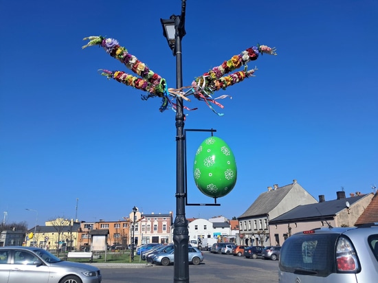 Tendances de Pâques dans les espaces urbains : les arrangements du printemps