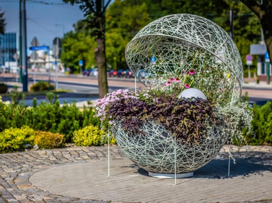 Tendances de Pâques dans les espaces urbains : les arrangements du printemps