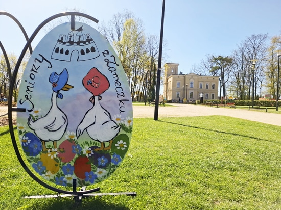 Les initiatives communautaires de Pâques : engager les espaces publics par le biais de la créativité partagée