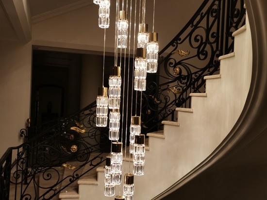 Nouvel Article Réf. 17611 – Lustre sur Mesure pour Espaces à Double Hauteur