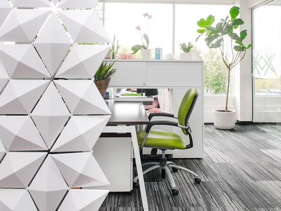 Cloison de bureau modulaire favorisant l’interaction