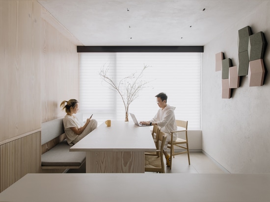 Tapis In-Canto Ecru, dans un Urban Cottage
