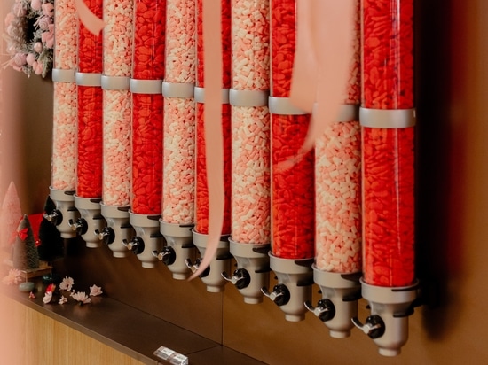 Comment les magasins de yaourts glacés transforment les murs de nappage en éléments de décoration intérieure