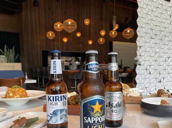 Le séparateur d’espace Facet crée de l’intimité dans un restaurant contemporain