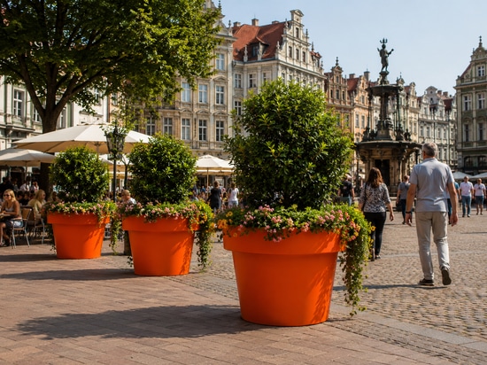 Des jardinières urbaines pour des espaces publics plus sûrs