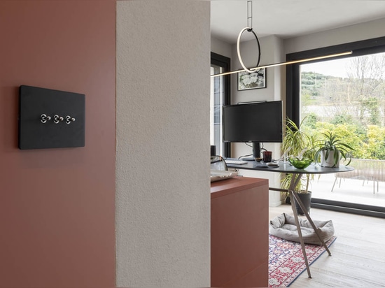 Interrupteurs à bascule AVE et domotique pour une villa à Valpolicella