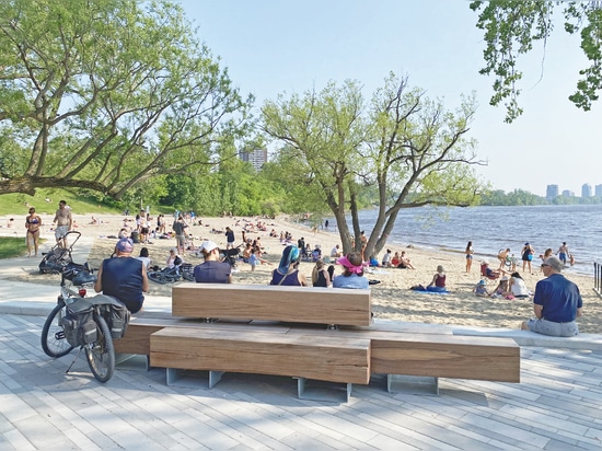 Westboro Beachfront : Une Conception Sensible ancrée dans le site établit une nouvelle référence pour l’aménagement des fronts d’eau au Canada.