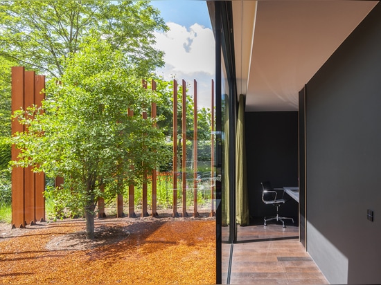 LA MAISON DE CORTEN PAR DMOA ARCHITECTEN