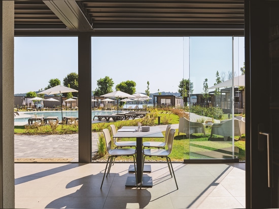 Synergie et sur-mesure: la vision KE pour une hospitalité sur mesure sur le lac Maggiore