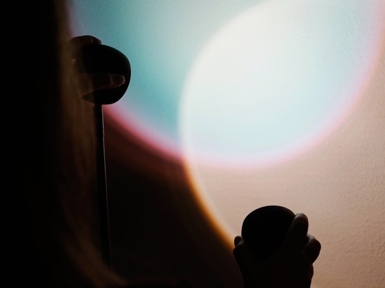 Lampe sur pied LED « s.luce Beam » avec intensité réglable