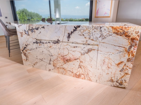 Îlot de cuisine en quartzite « Patagonia » : une sculpture au design contemporain