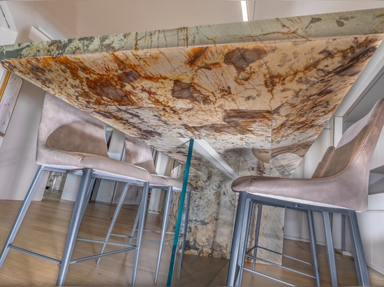 Îlot de cuisine en quartzite « Patagonia » : une sculpture au design contemporain