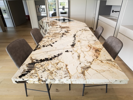 Îlot de cuisine en quartzite « Patagonia » : une sculpture au design contemporain